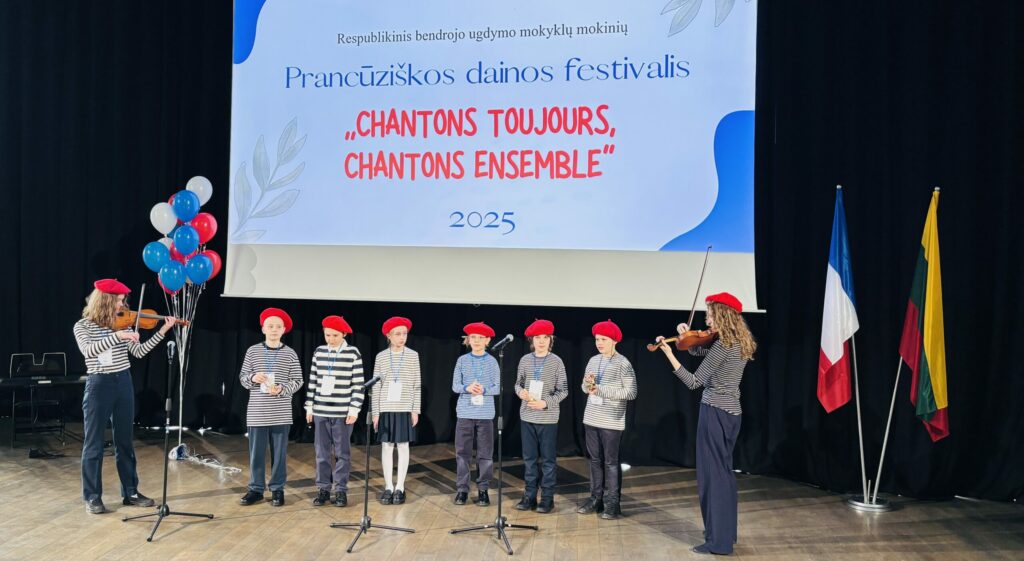 Prancūziškos dainos festivalis „Chantons toujours, chantons ensemble“